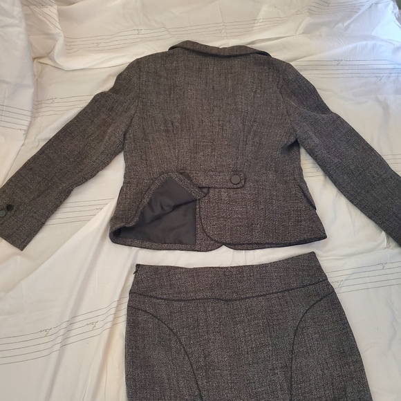 Ann taylor suit! Grey mesh with black and white! - Picture 6 of 11